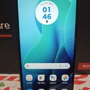 Motorola Smartphone - Black and Teal